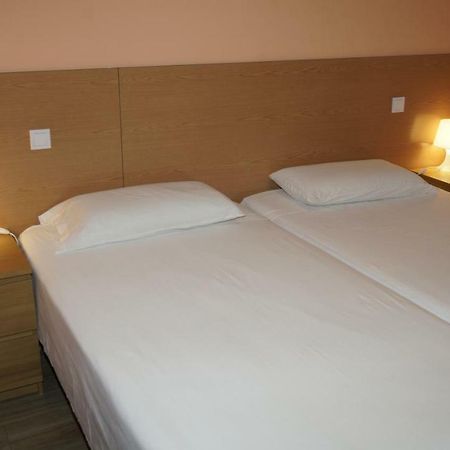 Hostal La Pared Torres de la Alameda 외부 사진