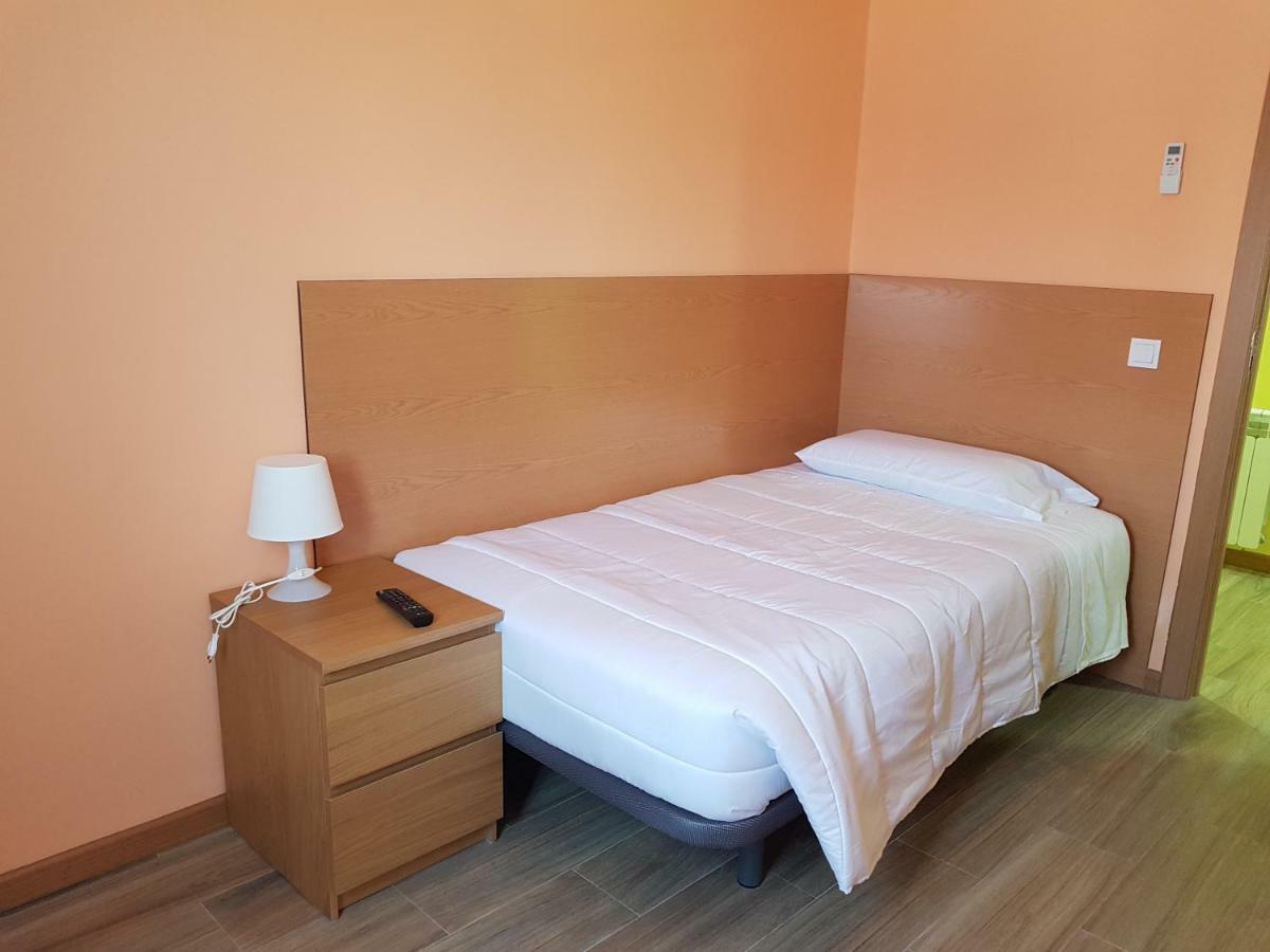Hostal La Pared Torres de la Alameda 외부 사진