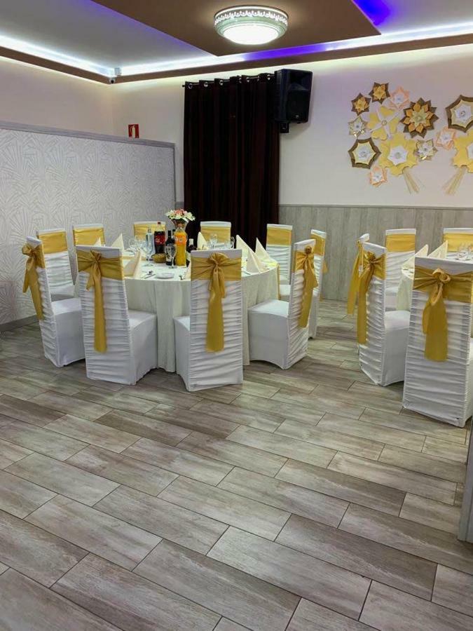 Hostal La Pared Torres de la Alameda 외부 사진