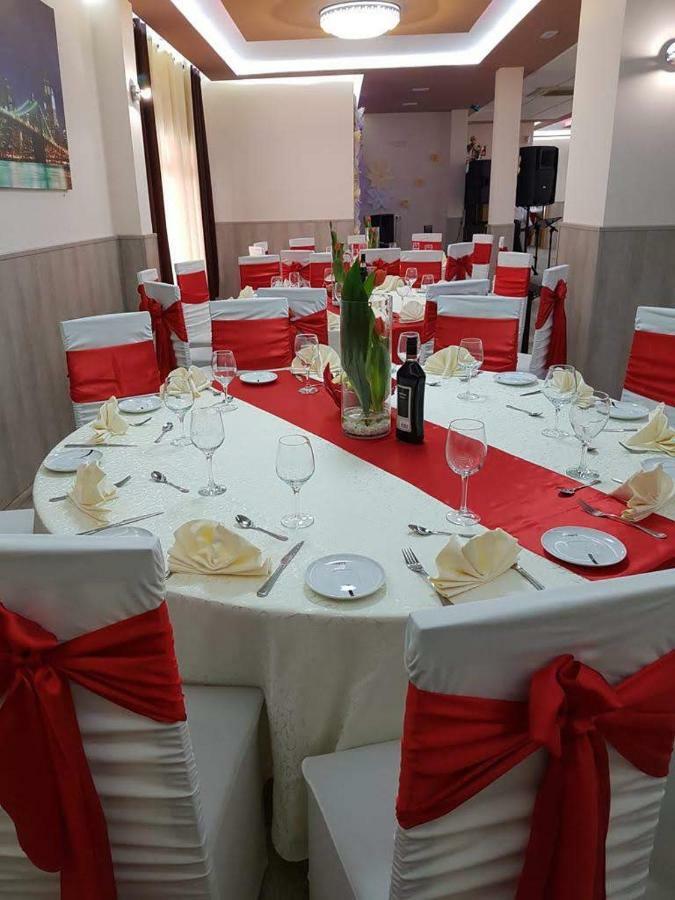 Hostal La Pared Torres de la Alameda 외부 사진