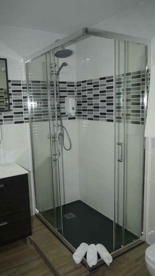 Hostal La Pared Torres de la Alameda 외부 사진