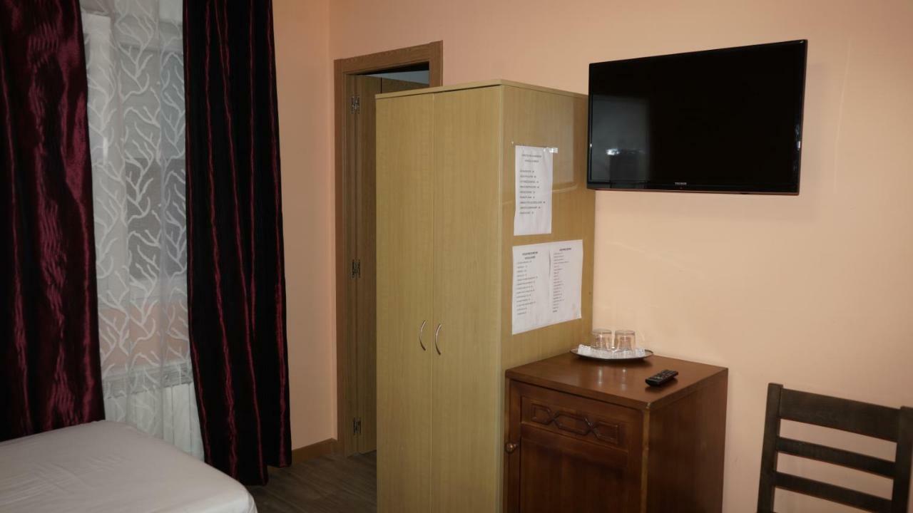 Hostal La Pared Torres de la Alameda 외부 사진