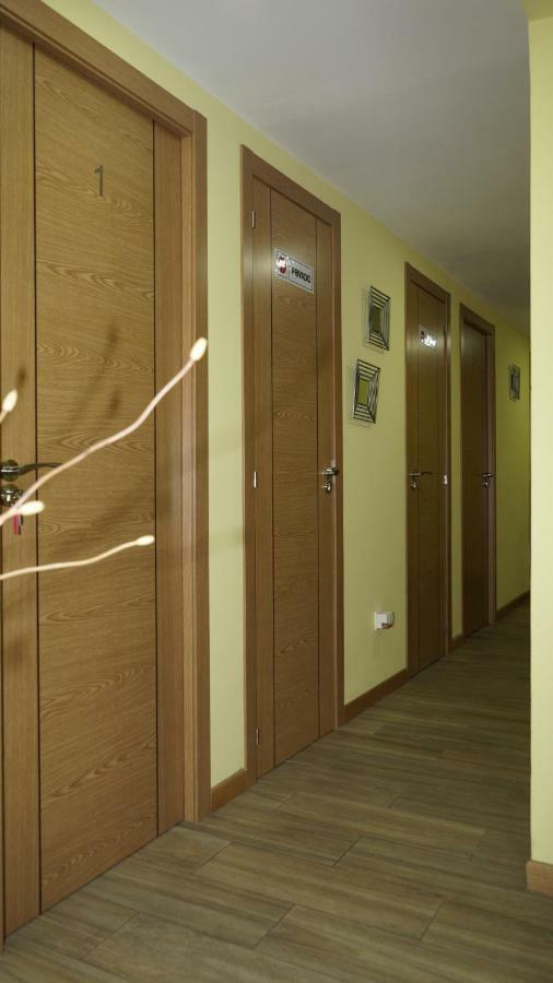Hostal La Pared Torres de la Alameda 외부 사진