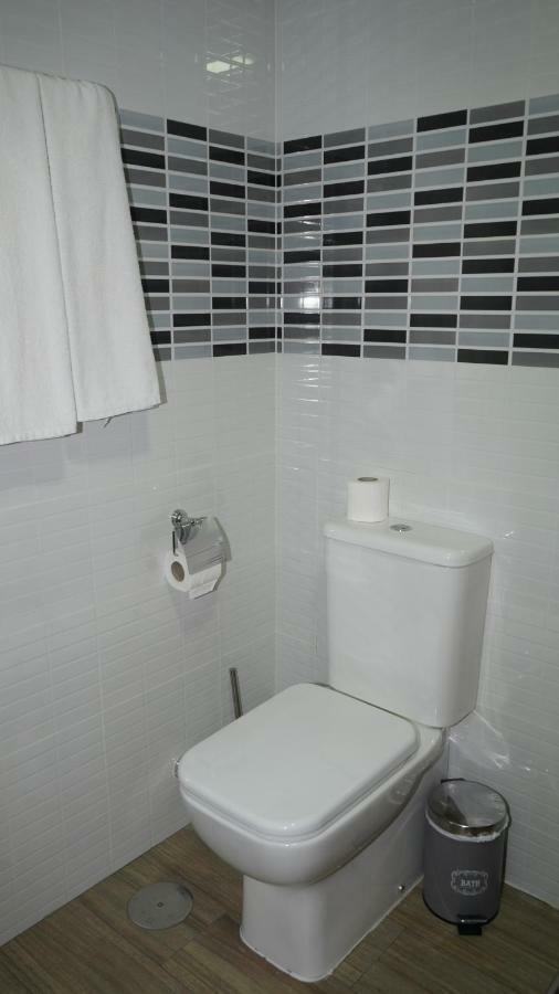 Hostal La Pared Torres de la Alameda 외부 사진