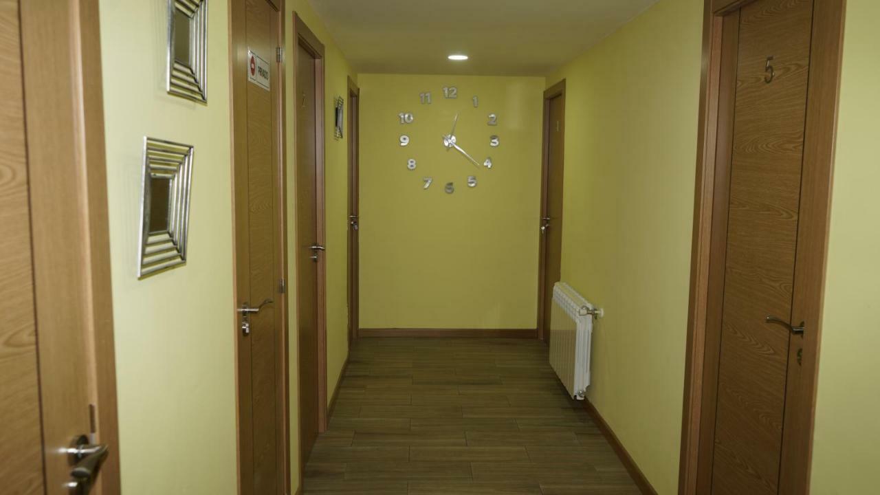 Hostal La Pared Torres de la Alameda 외부 사진